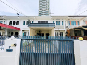 7 Home4Stay Peaceful GurneyTerrace 4BR15pax Shops & Eateries
